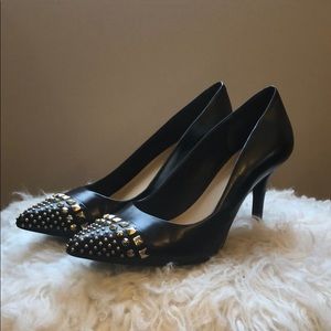 Ladies BCBG generation heels.